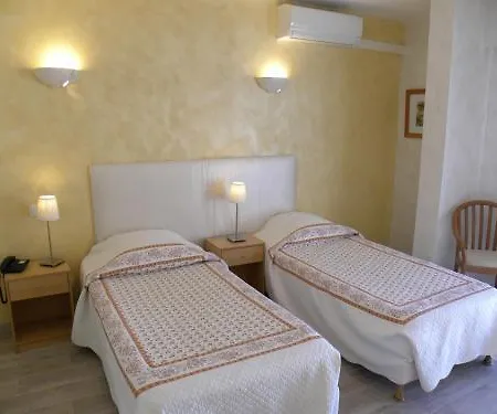 Anglade Hotel 3*