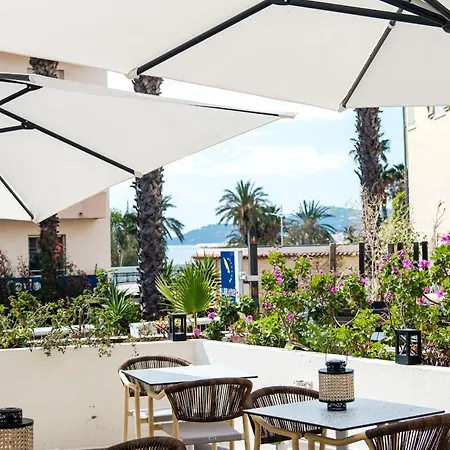 Anglade Hotel