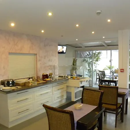 Anglade Hotel 3*