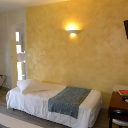 Anglade Hotel